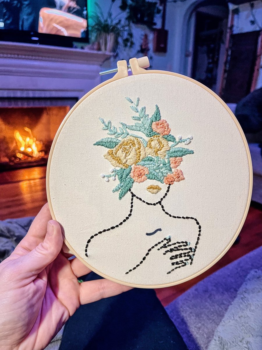 Tonight im working on embroidery and smoking Apple Fritter from Gibbys Garden MA 💨