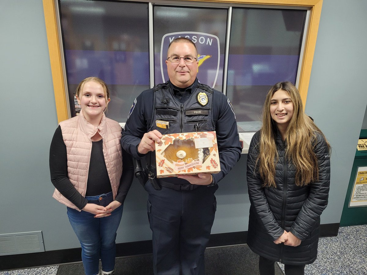 A special thank you to Besties Bakery for dropping off some Thanksgiving treats for our officers.  The pie and cookies look so good.  Thank you so much!
