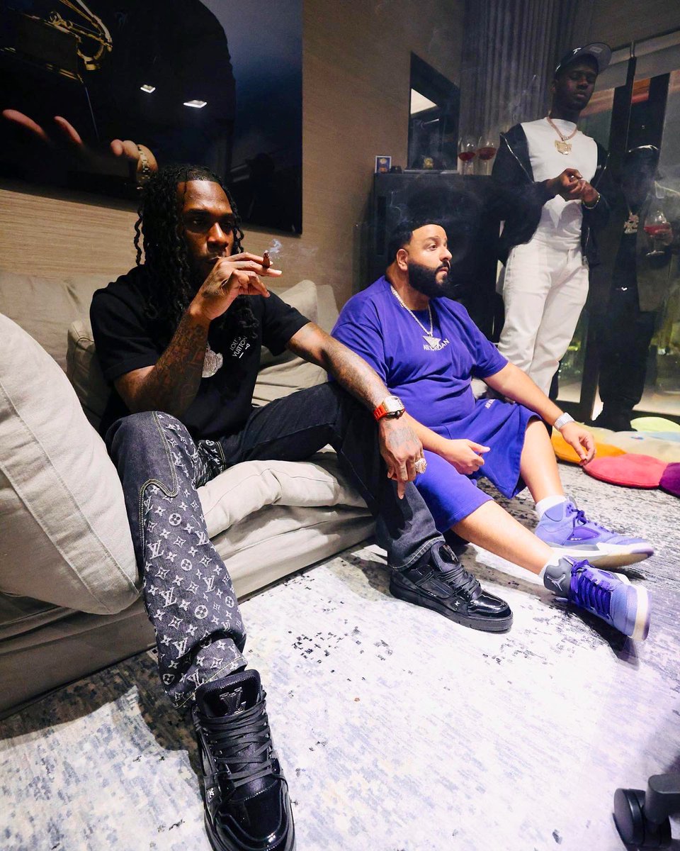 entguac's tweet photo. Burna Boy &amp; Dj Khaled 

Mr Seal The Deal x JB Bawa

9/11/22 Miami, FL - Khaled Crib
#LOVEDAMINI #DJKhaled #GodDid #Africangiant #smokebrkfst #7Gvng #BurnaBoy https://t.co/ldfANiySJE