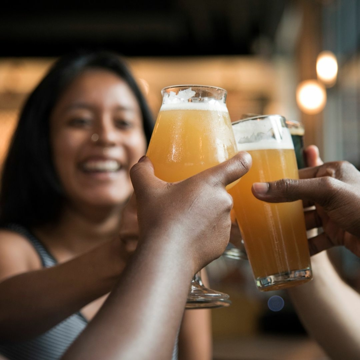 HolidayinnBW's tweet photo. Have some fun, meet new people, and spread some #holiday cheer at the 6th Annual 12 Bars of #Christmas Crawl on Saturday, December 10th in #Minneapolis. Click the link for more info, and make your holiday #getaway plans today! https://t.co/XaIFf5Qq3W https://t.co/nv8hPpwBO2