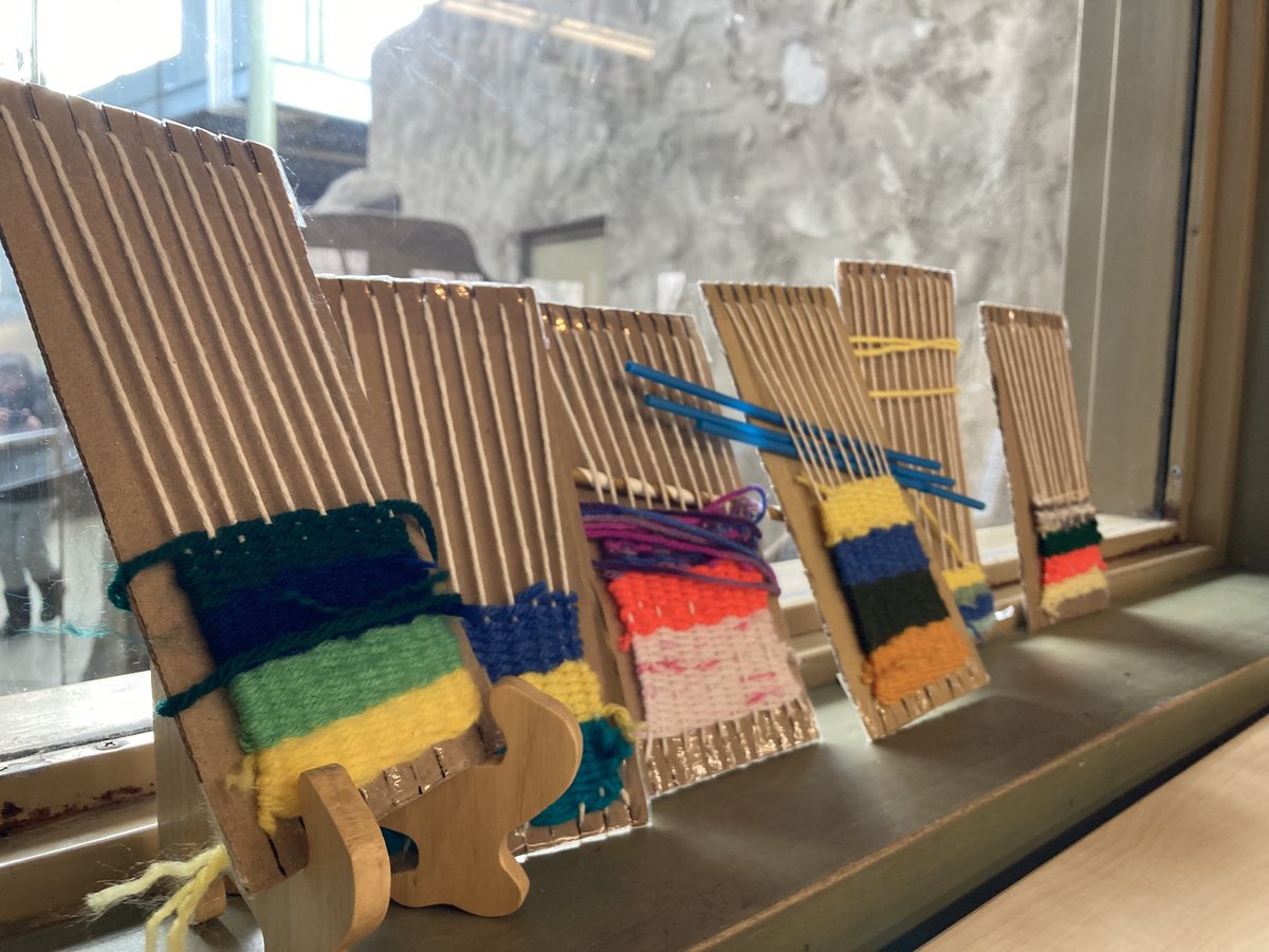 ZooSchoolyyc's tweet photo. Last week @yycZooSchool , Griffith Woods grade 2s warmed our hearts as they weaved their feelings about each day into these colourful displays.  Thank you for sharing your beautiful work with us! https://t.co/y3txxCa2ME