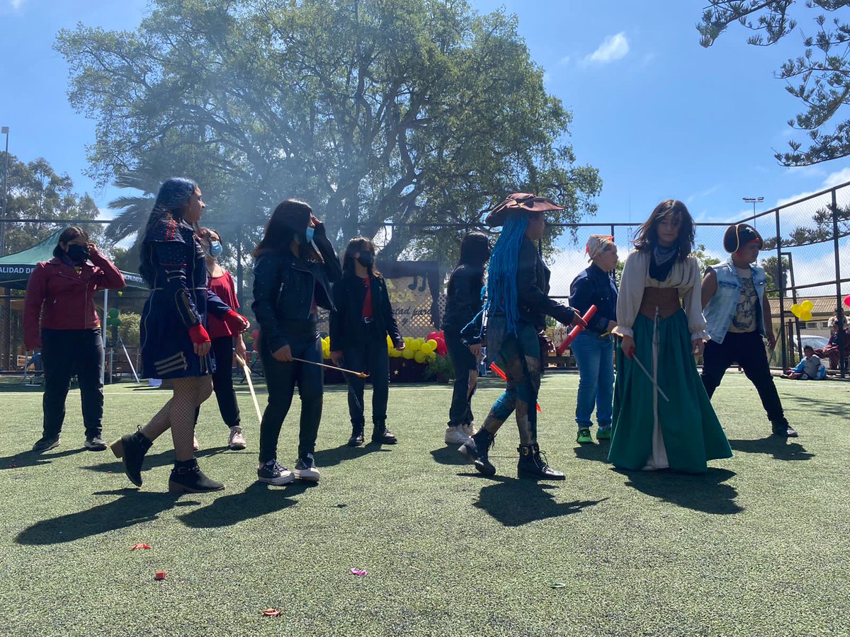 Esc_ElConvento's tweet photo. Hoy vivimos una hermosa gala artística en donde niños y niñas caracterizaron diversas películas y series de televisión 👏👏👏 https://t.co/FWOxqYy2jN