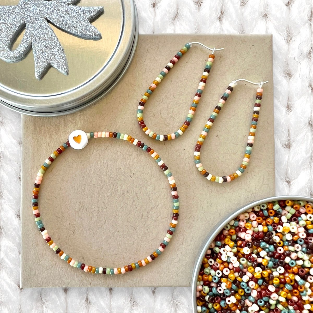 BeautyFausta's tweet image. Really love this, from the Etsy shop TheBeadMixShop. etsy.me/3gAx8j5 #etsy #braceletkit #braceletmakingkit #forteens #foradults #beadingkit #jewelrymakingkit #seedbeadbracelet #glassseedbeads #stockingstuffer