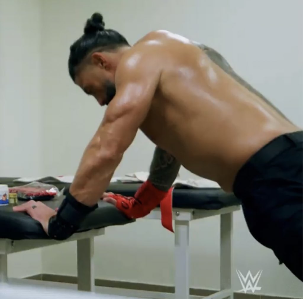 нαη∂у ⸜❤︎⸝‍ ~*Roman Reigns*~ tweet media