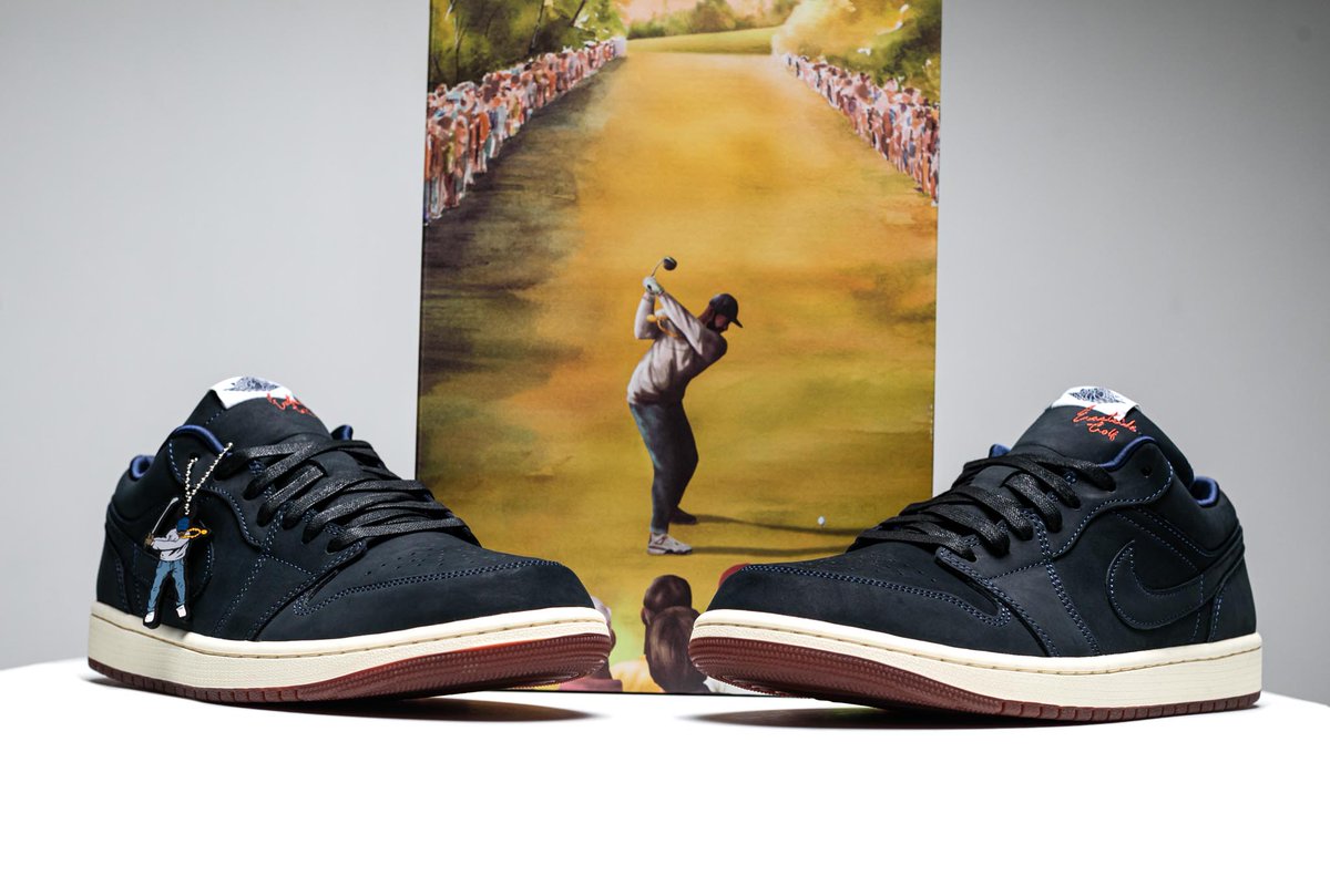 J2Sneakerbox's tweet photo. In collaboration with Eastside Golf, Jordan Brand debuts the luxurious Air Jordan 1 Low - complete with custom cobranded details and a specialty shoebox.

Available Online only @ 10:00PM (PST):
https://t.co/zwXmOCyVWI https://t.co/x0mw8meS7A