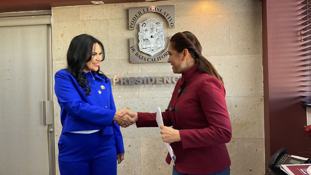 SantaCorral's tweet photo. Presente mi Primer Informe de Actividades ante el @congresobc tal como lo establece nuestra legislación en el artículo 17 fracción VIII de la Ley Orgánica del Poder Legislativo del Estado de Baja California.
#PrimerInformeAlejandrinaCorral
#TercerDistrito
#ContigoPodemos https://t.co/FBsEf6XRjr