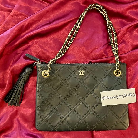 Hopkinstani's tweet photo. So good I had to share! Check out all the items I'm loving on @Poshmarkapp #poshmark #fashion #style #shopmycloset #juicycouture #chanel #abigailriggs: https://t.co/cZhZPlPDil https://t.co/7c3YCC2ENx