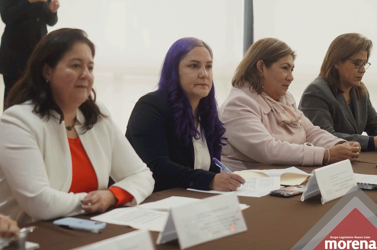 MorenaNLdip's tweet photo. 🔴El día de hoy la diputada @Jessy_MtzNL  realizó una mesa de trabajo con el fin de discutir y fortalecer dos iniciativas sobre Violencia Estética y Simbólica. En esta mesa se contó con la presencia de diferentes autoridades, diputadas, así como expertas en el tema. https://t.co/JQgQlmpw7T