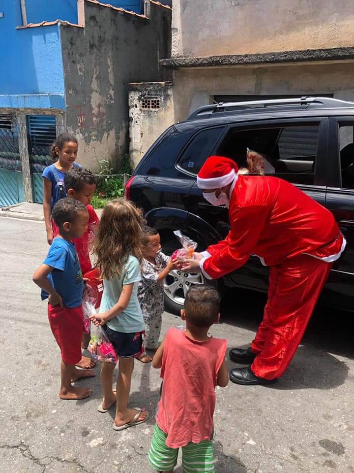 Michael94997502's tweet photo. Vamos caminhando para mais um ano de Natal solidário. 
Esse foi o ano passado atendemos mais de 500 crianças das comunidades de Mauá. 
Você pode nos ajudar doando 
1,real 2,reais qualquer ajuda e muito bem-vinda. 
Nosso pix: Michaelreginaldo@hotmail.com
#Natalsolidario
RT https://t.co/h1VNc48PHF