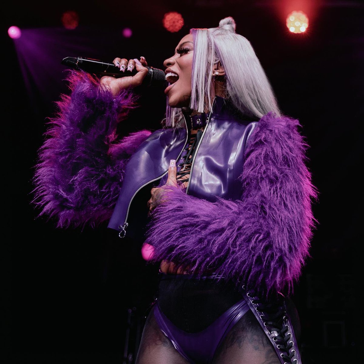 Catch 📸 tweet media