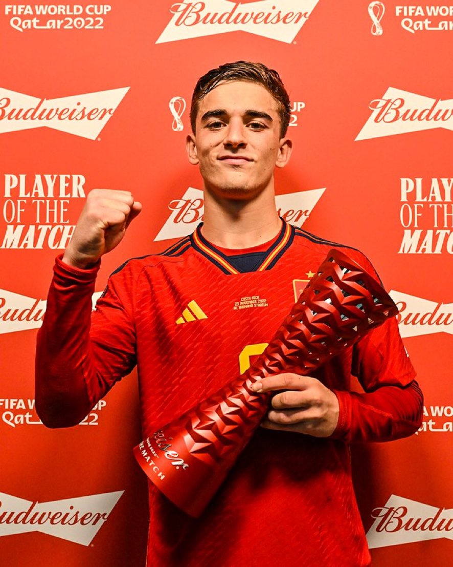 Alcontraataque_'s tweet photo. - Gavi ha sido el jugador español más joven en debutar y marcar en un mundial.

-El centrocampista 🇪🇸 es el 3° jugador más joven en marcar en un mundial, tiene por encima a: Rosas de 🇲🇽 (18 años y 93 días) y a Pelé de 🇧🇷 (17 años y 241 días). https://t.co/RLHuLaNBI9