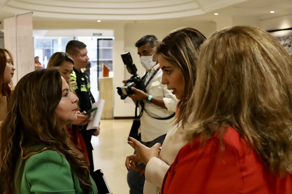 dcordoba12's tweet photo. La firma del “PactoGlobalAntipirateria” en Bogotá se hizo posible gracias al apoyo y compromiso de las autoridades públicas y privadas para trazar una estrategia enfocada en la legalidad https://t.co/yBr2KGvxFr