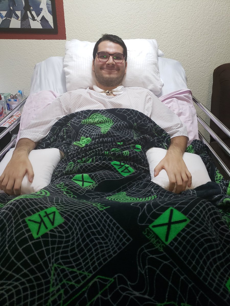 atomicjorge's tweet photo. Y que onda pandilla atómica como están espero que muy bien les cuento estoy vivo el 27/11/21 me dio un enfermedad guillain barre desde ahí estuve en un hospital ya estoy en casa de mi papá sigo en recuperación pero ya fuera de peligro no se cuando pero volveré A DARLE ATOMOS. https://t.co/ABxmU1VpMJ