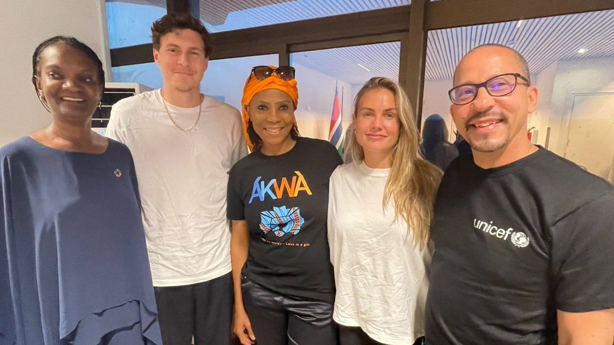 ahunnaeziakonwa's tweet photo. Had the pleasant surprise to bump into @UNICEFGambia Representative, Goodwill Ambassador @vlindelof & Maja Lindelรถf at the airport. We are all committed to supporting The #Gambia in facing current challenges & accelerating inclusive & sustainable development actions. https://t.co/j90eXDCDkb