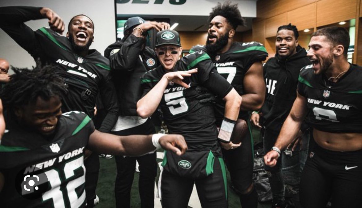 Drew on Twitter "Djbienaime Jets benched their QB and it’s been the