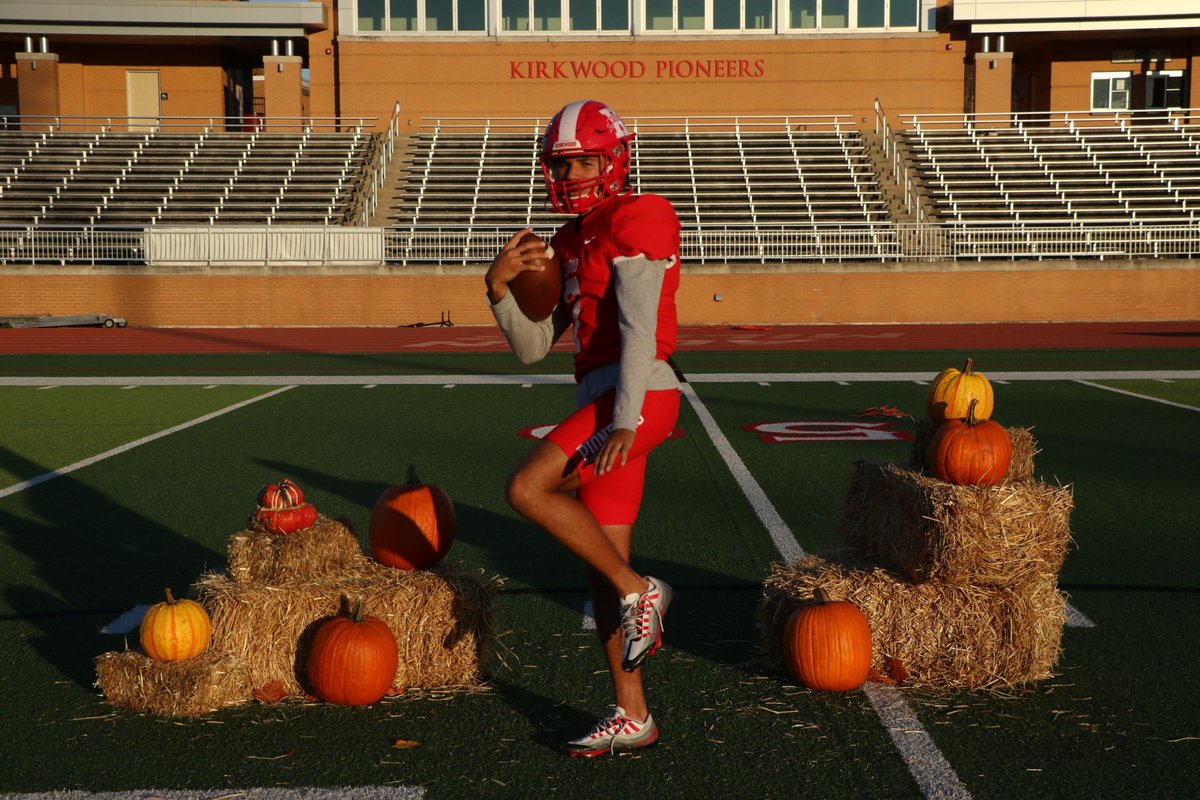 1 DAY 🦃🍁❗️
Until the Pioneers take on the Statesmen!

Thank you for the donations from the Summit All Season's Market at Kirkwood Farmers Market!