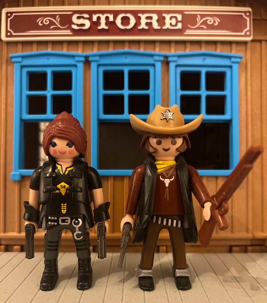 BricklovesS's tweet photo. Generaciones diferentes y un mismo objetivo, proteger las calles 😎 #playmobil @playmobil https://t.co/0YmJtjSJW2