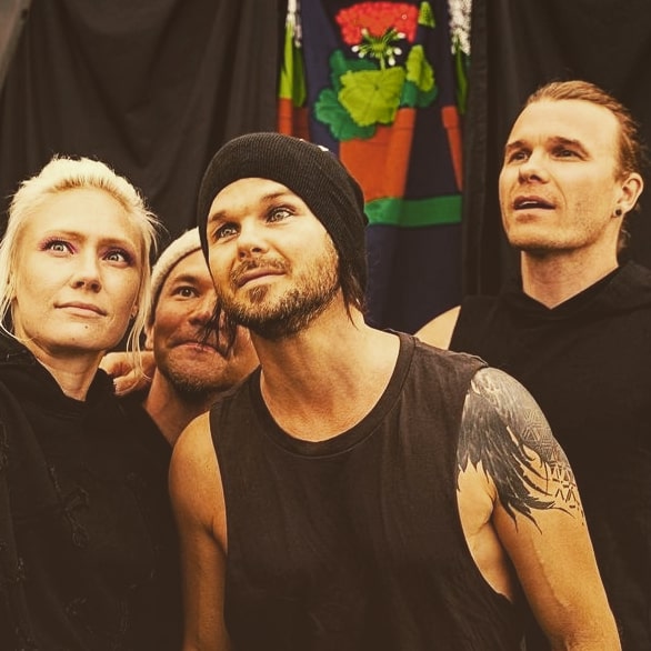 AllyMoonTrbl's tweet photo. Happy The Rasmus international day! 🎉🥰🎶🥳
Gracias mis Rasmus bellos, por ser el soundtrack de mi vida desde el 2004! Los amo! 💛✨🖤
🎊 Happy 28th Anniversary! 🎊
#TheRasmus #Lauri
#Eero #Aki #Emppu #TheRasmusInternationalDay https://t.co/z3KuaBTYXU