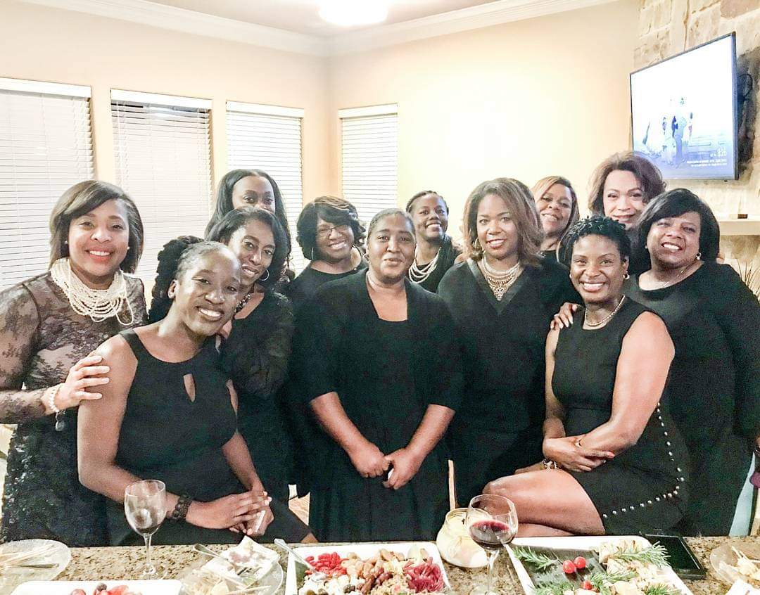 iamladyjaecelyn's tweet photo. At the IN THE BLACK VIRTUAL RECEPTION
Surrounded by some of the most influential women in DFW.
#InTheBlack #VirtualReception #UninterruptedBlack #Powerful #Influential #Educated #Nurturing #Affluent #Leader #Womanpreneur #Dallas #PicOfTheDay📷 #LikeMyPic #OdysseyMediaCo https://t.co/G43mn1HaMs