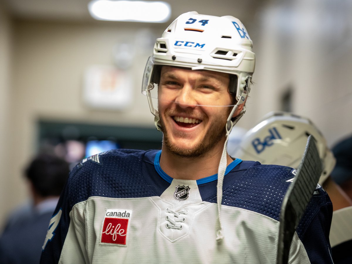 NHLJets's tweet photo. All smiles for his first game in his home state 😁 https://t.co/CH4ZazFmqw