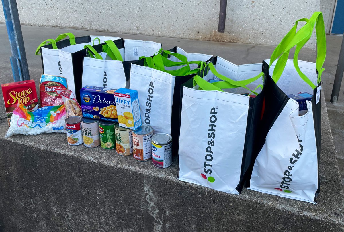 PotW: Thanks to CMS families, staff, <a href="/Kiwanis/">Kiwanis</a> &amp; the FC chaptee of Girl Friends Inc., we donated thanksgiving dinners to 25 families beating our goal of 15. Thank you all for Thanks-giving. <a href="/SPSSuper/">Stamford Schools</a> <a href="/spsassistsuper/">Michael Fernandes</a> <a href="/StamAdvoSchools/">StamAdvocate Schools</a> #SPSHeart #cmsnews