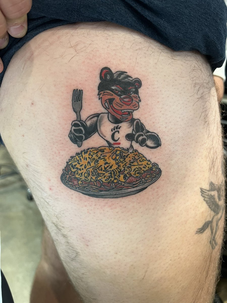 danabeers's tweet photo. For anyone asking if I’ll ever enter the transfer portal. Don’t be stupid. Bearcat For Life @UCBarstool https://t.co/80GDO2AQoK