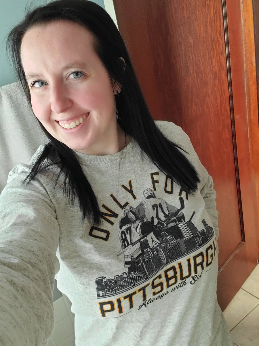 disLORIented's tweet photo. Not that I need a moment to wear this shirt, but tonight seems like the most perfect night #letsgopens #iamscore https://t.co/68TVd7qVsi