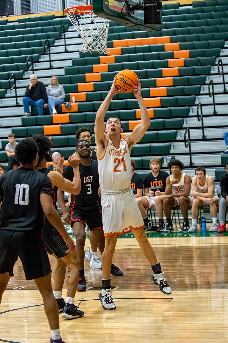 dougfejer's tweet photo. Because everybody likes a dunk.

@UTDCOMETSPORTS @UTDALLAS_MBB https://t.co/gyLmMuZ35i