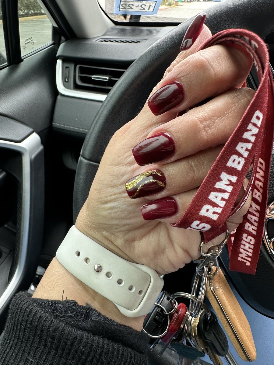 casasconelena's tweet image. Got those #MarshallRams nails going on again. #fallmani #manioftheweek @