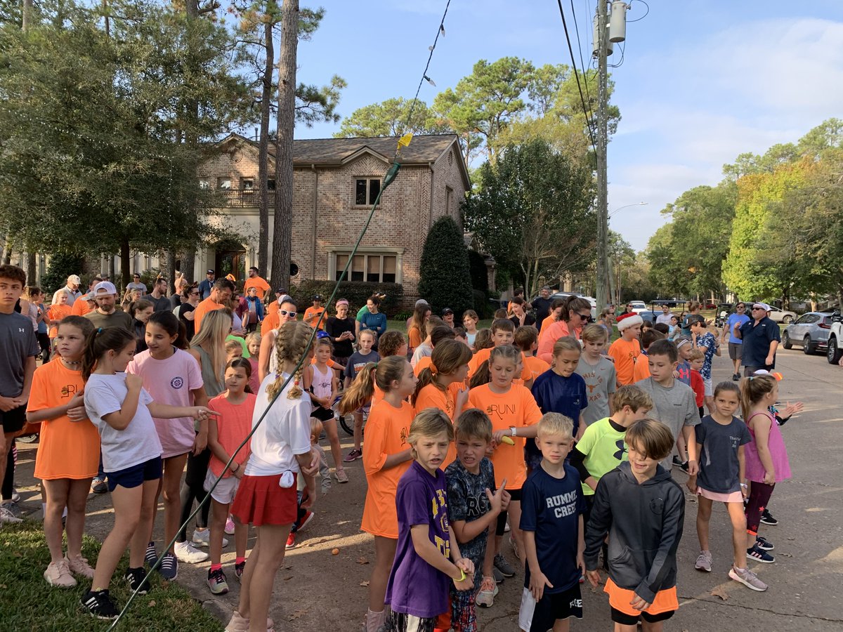 Philvanderslice's tweet photo. 5th annual west side turkey trot tomorrow at 9:00 am on Matisse. https://t.co/toqTB8CmVx