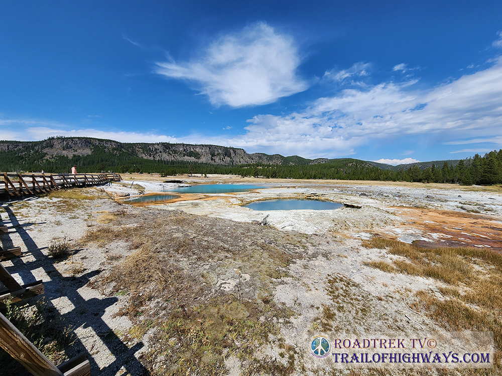 TrailofHighways's tweet photo. Heading into Biscuit Basin over the Fire Hole River in Yellowstone National Park
https://t.co/Xqrhdgp5RI
:
#hiking  #getoutside #hikers  #outdooradventure  #roadtrek #roadtrektv #artofthesport #travelandtourism  #montana #neverstopexploring #sleepoutside #hikingadventures https://t.co/Ywt6oNjk1H