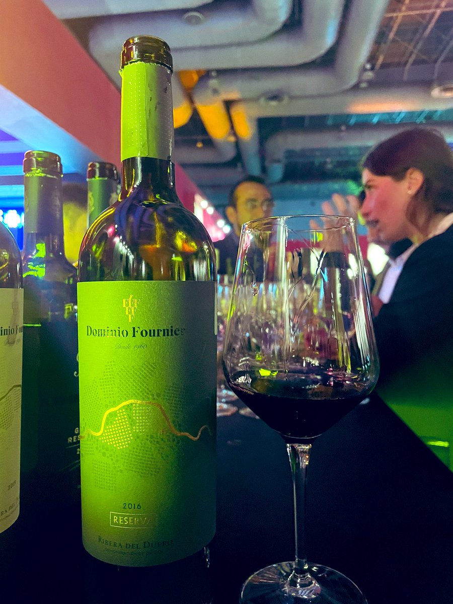 Ligiaurroz's tweet photo. Hablemos de vino, Dominio Fournier Reserva, Tempranillo, Ribera del Duero, 2016.  

#DominioFournier https://t.co/erVhkuSO6R