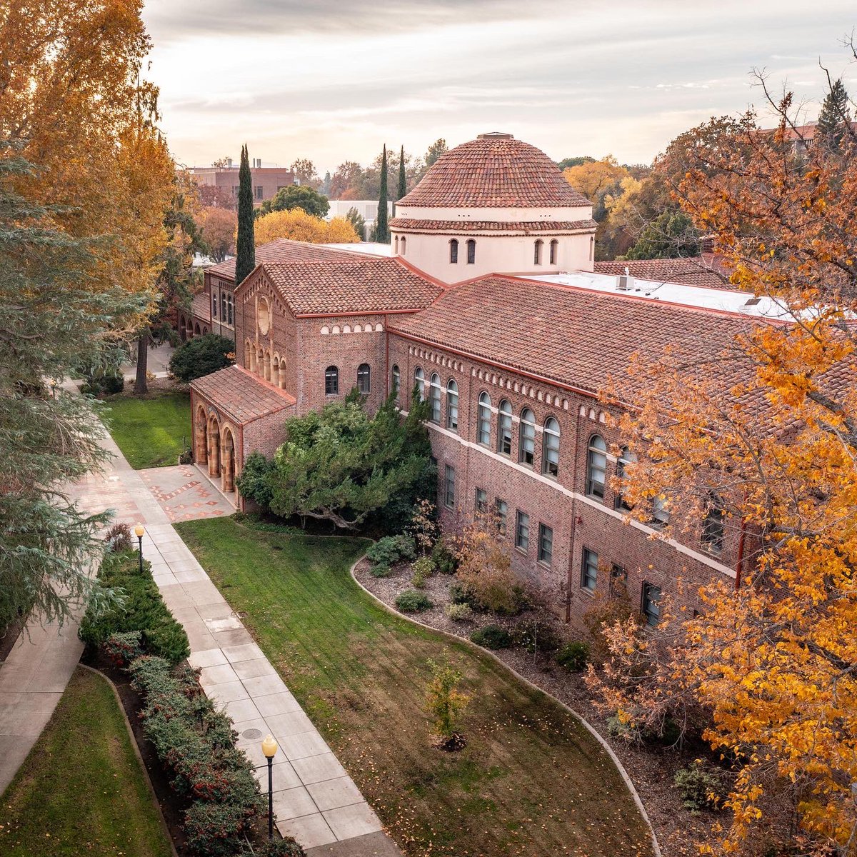 JasonHalley_CSU's tweet image. I’m so thankful to work at a wonderfully beautiful campus @chicostate #ThisIsChico
