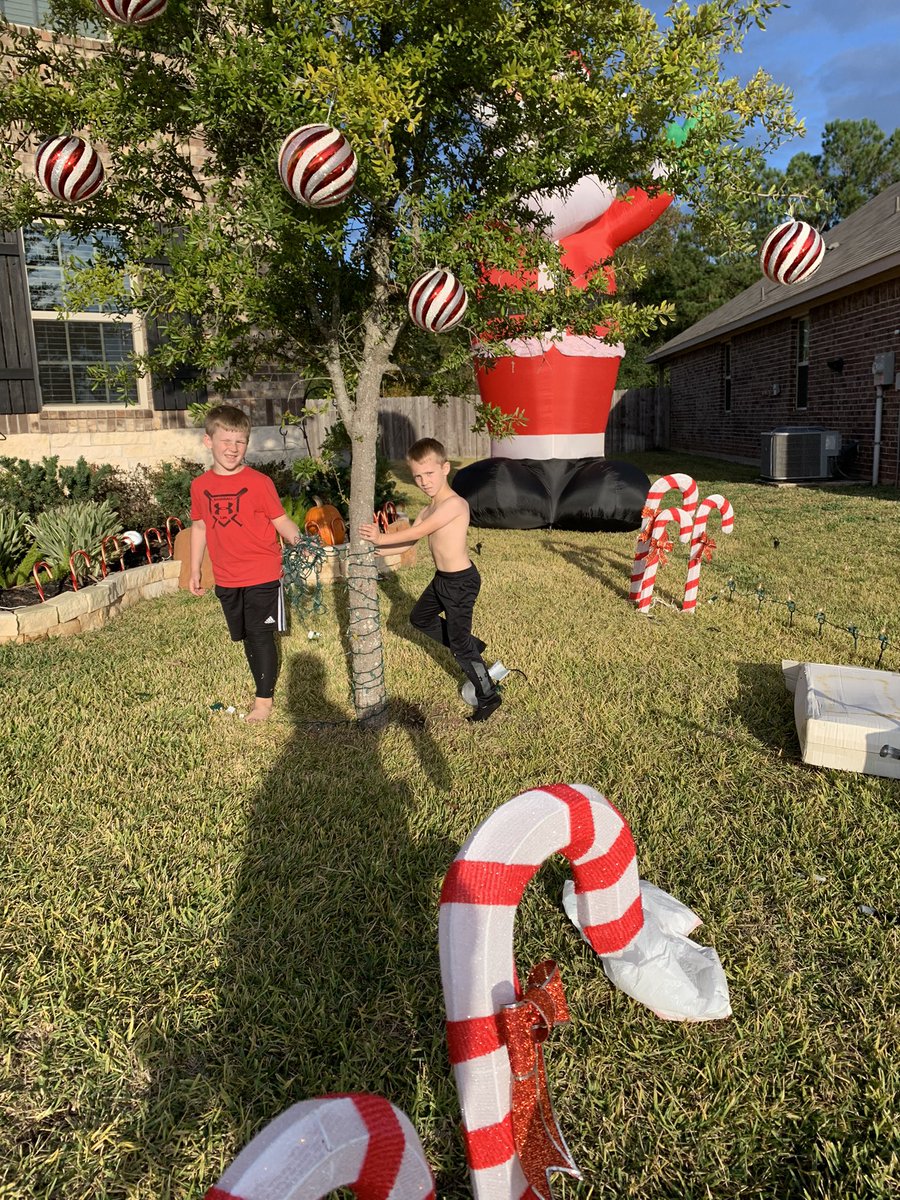 CoachJakeHoward's tweet photo. Put my boys to work today putting up the Christmas lights! My middle son Owen hit a wall. We took a break then pushed through. Loved sitting back and watching them admire a job complete after hard work! Challenged them to point out something they didn’t help with.#AlwaysALesson https://t.co/GPGvkHUZzW