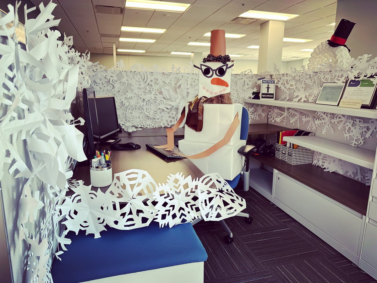 matobesman's tweet photo. Me, at work. #meanmuggin #mycube https://t.co/I1qBicKWdG