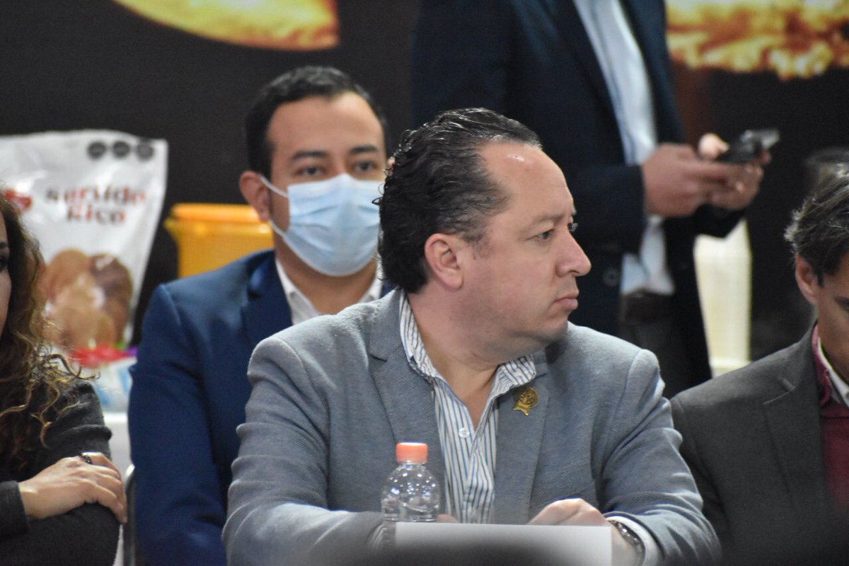 CANACOPUEBLA1's tweet photo. 🗓A través de la Comisión Permanente por #Puebla, unen esfuerzos gobierno, sector privado, social y académico, con el objetivo de impulsar el desarrollo económico y social de desde diferentes estrategias. Asiste en representación de CANACO nuestro Tesorero Juan Pablo Cisneros https://t.co/8GaC0hZBh5