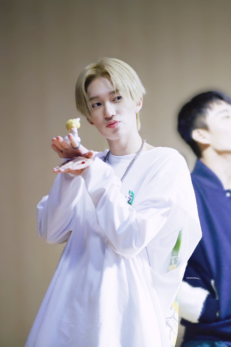 TheoBrasil_'s tweet photo. 📸|#HQ▪︎20.11.22 – Theo durante evento de autógrafos em Gangseol.
© tttttttttheo_ ~☀️
#THEO #테오 #P1Harmony #피원하모니 #P1H @P1H_official @P1H_members #2nd_PHOTO_BOOK #Summer https://t.co/CoYGprGolO
