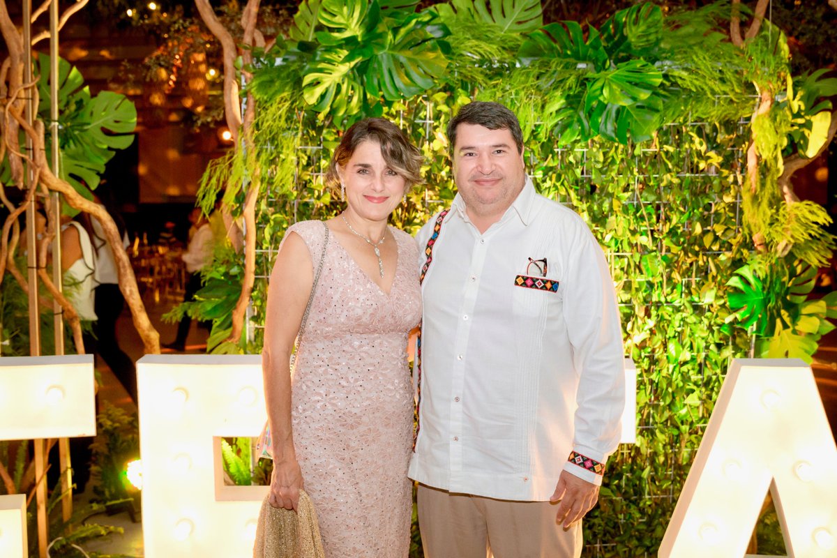 fetacorg's tweet photo. Una noche que dejó huella.✨

“Ante la presencia de más de 500 invitados la Fundación del Empresariado Tabasqueño A.C. celebró 5 años de realizar cambios que impactan en Tabasco. “ - No lo decimos nosotros, lo dice La Revista del Sureste Mx
¡Gracias infinitas! #FETAC🌳

#Tabasco https://t.co/Irnc9oHYJP