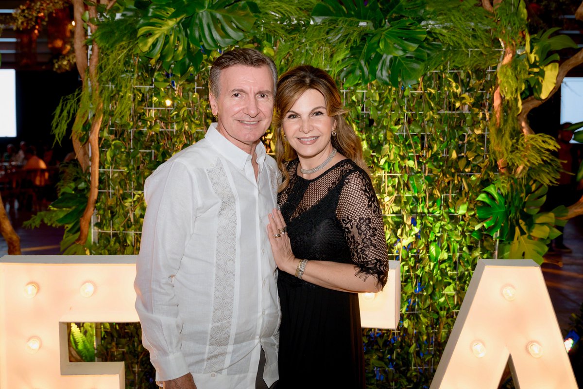 fetacorg's tweet photo. Una noche que dejó huella.✨

“Ante la presencia de más de 500 invitados la Fundación del Empresariado Tabasqueño A.C. celebró 5 años de realizar cambios que impactan en Tabasco. “ - No lo decimos nosotros, lo dice La Revista del Sureste Mx
¡Gracias infinitas! #FETAC🌳

#Tabasco https://t.co/Irnc9oHYJP