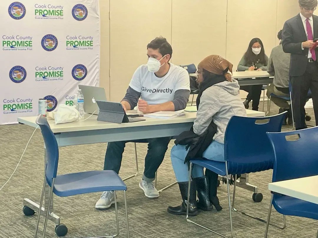 Cook County has enrolled the first recipients into the largest Guaranteed Income Program in the US.

"This is not a handout; It’s a hand up." buff.ly/3Xkddpi