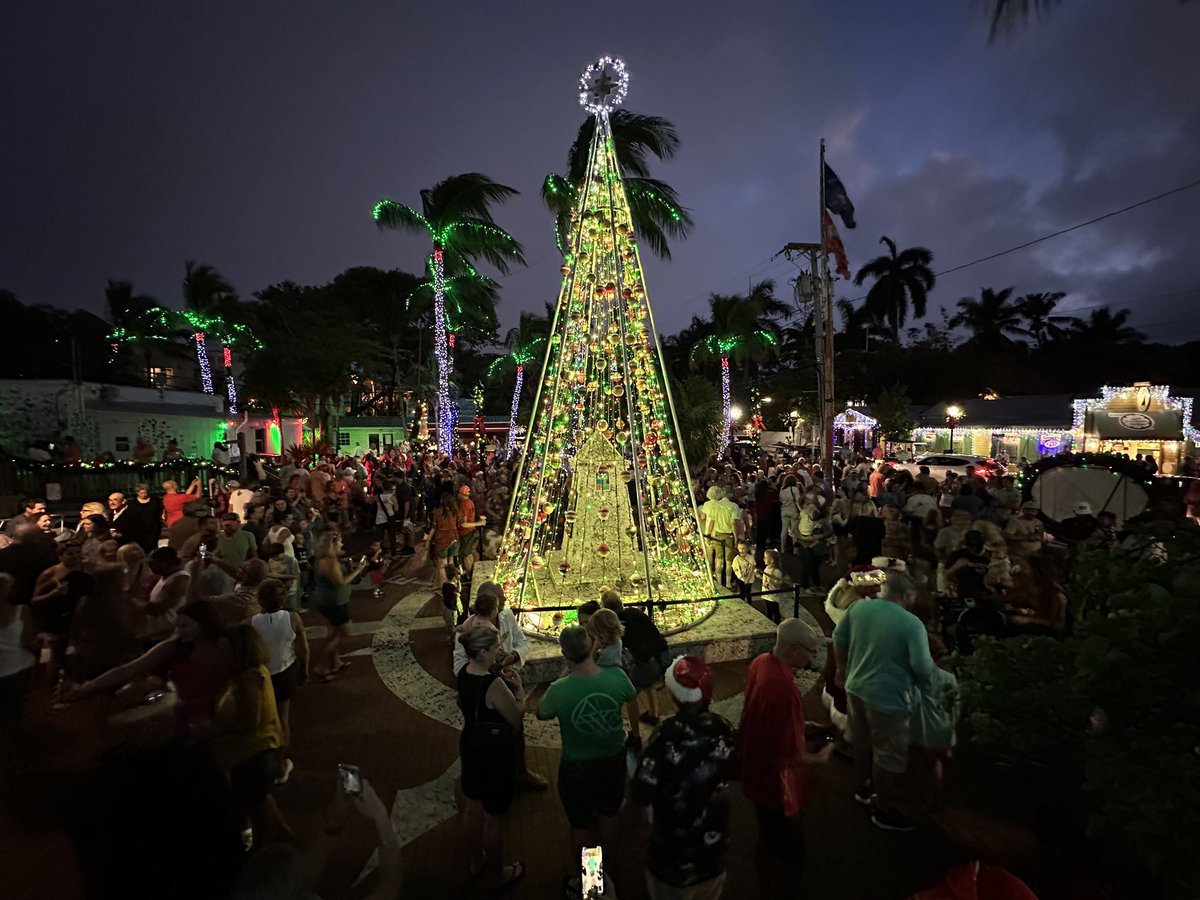 The Florida Keys on Twitter "The 2022 Key West Holiday Fest is off to
