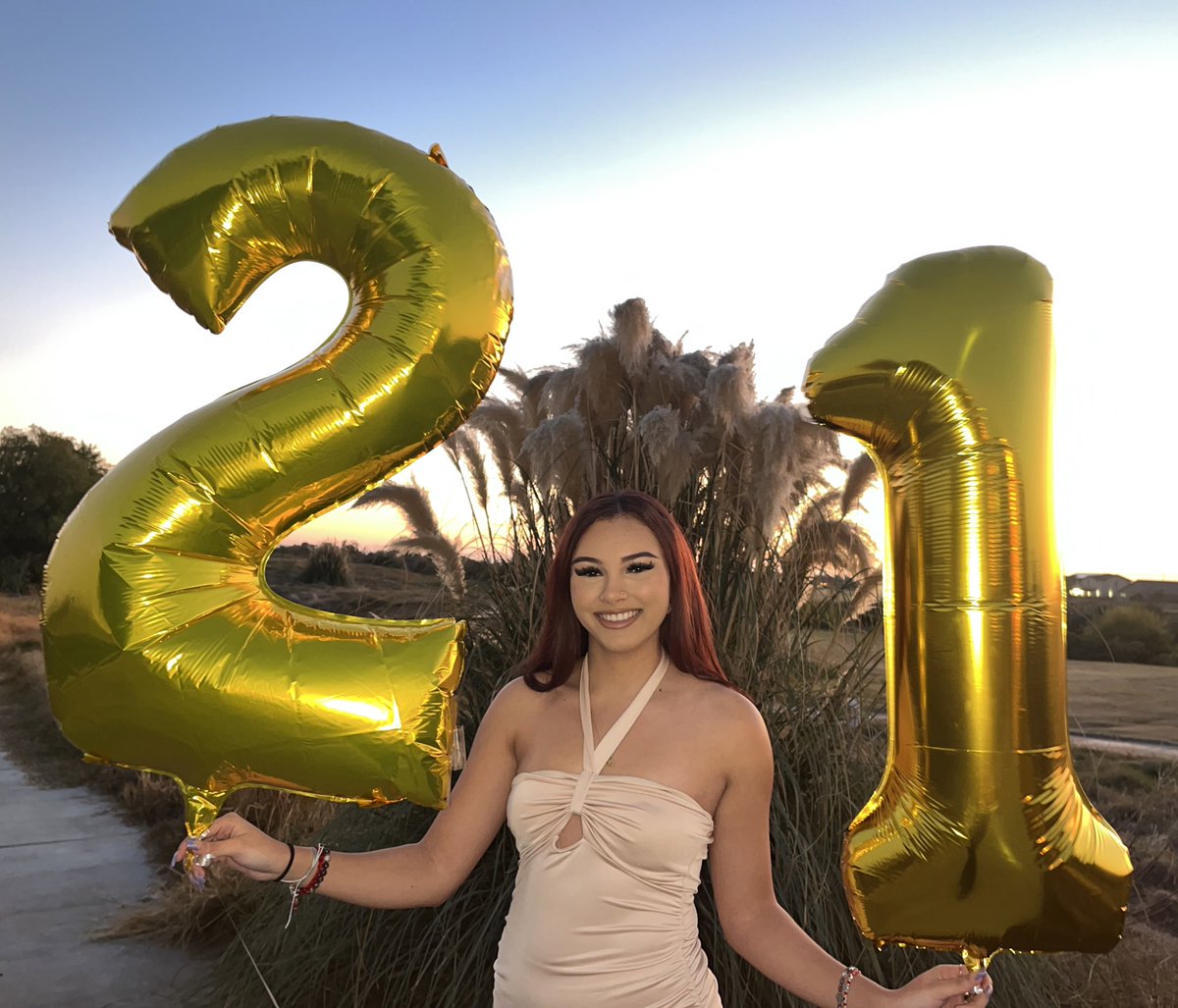 I got 21 reasons to act up tonight ✨🥂