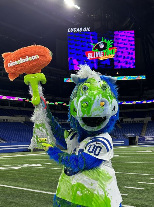 From here forth, please refer to me as MASCOT NVP & KING OF SLIMETIME! 

@Nickelodeon | #NFLSlimetime