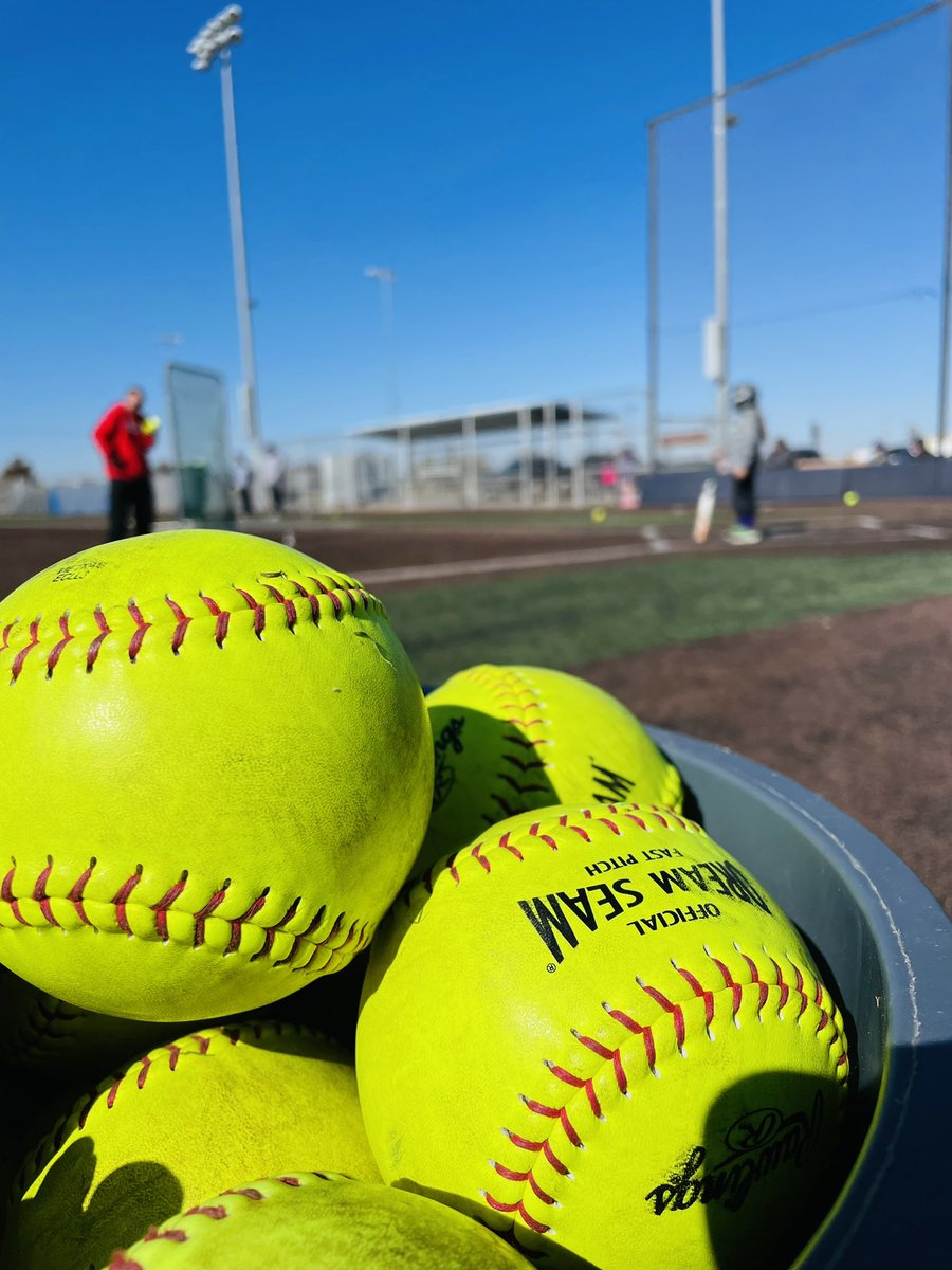 USW Softball 🥎 tweet media