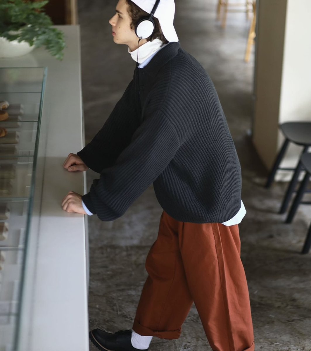 EMMA__CLOTHES's tweet photo. \雰囲気を演出/
https://t.co/cVTWMkEF6S
メンズファッション誌CLUEL hommeと、EMMA CLOTHESのコラボレーション企画第四弾！

丸みのあるバルーンシルエットがこなれ感を演出する #チノパンツ。
コットン100%の生地で仕立てで、オールシーズン活躍する1着です。

#EMMACLOTHES #エマクローズ https://t.co/RSrwCx0C2j