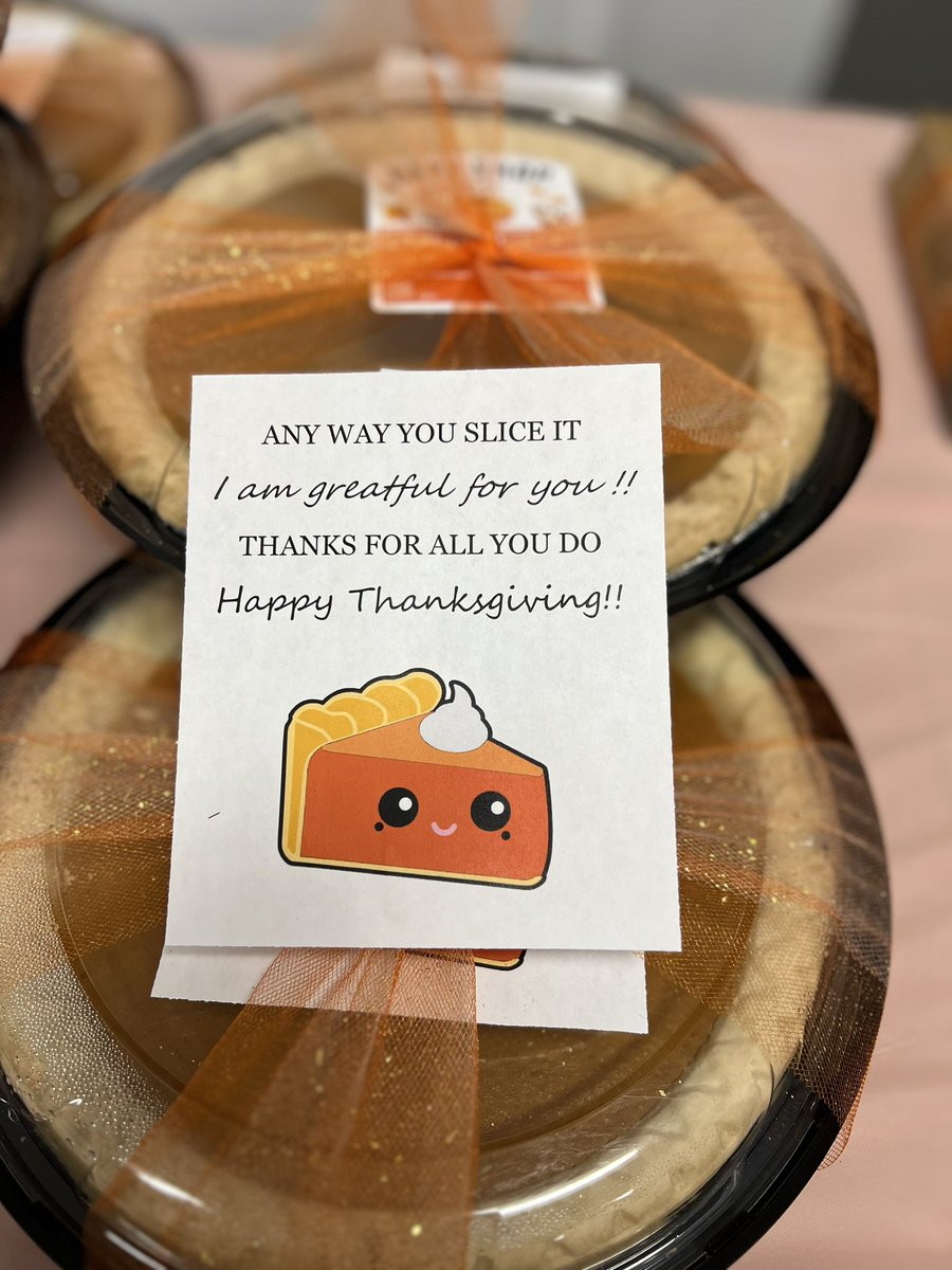 halogirl47's tweet photo. @6952HD Stanton celebrating Thanksgiving with the leadership team.  #Thanksgiving #Thankful https://t.co/eFjcgRM2Ra