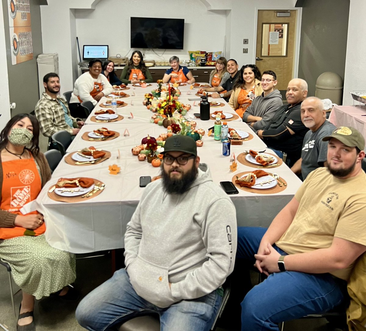halogirl47's tweet photo. @6952HD Stanton celebrating Thanksgiving with the leadership team.  #Thanksgiving #Thankful https://t.co/eFjcgRM2Ra