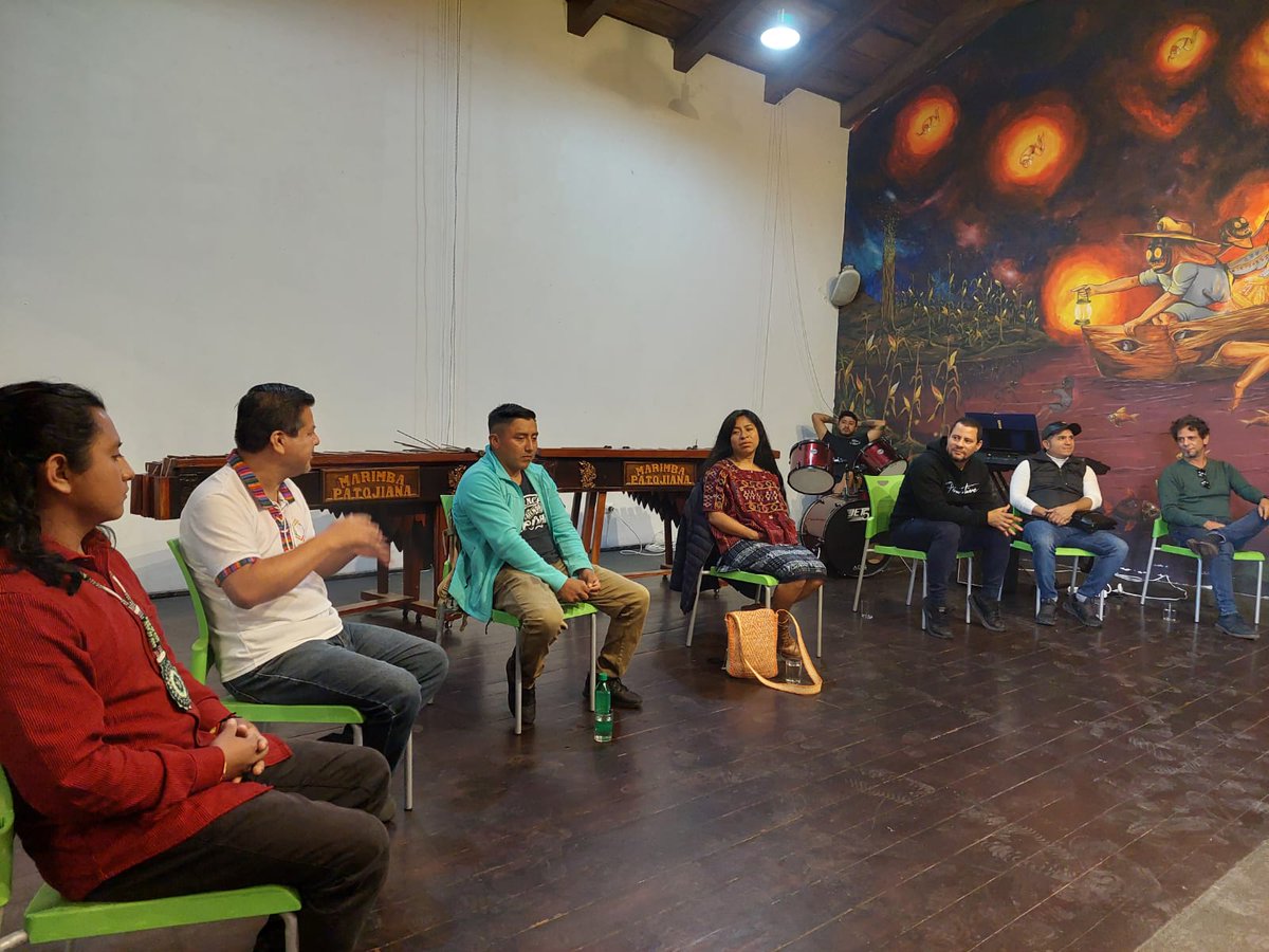 PlGuate's tweet photo. El duo cubano Buena Fe compartió con el proyecto “Los Patojos” y la obra extraordinaria que realizan sus organizadores con niños, jóvenes y adolescentes guatemaltecos. "Fue un día luminoso", dijeron Israel y Joel sobre su primera actividad en Guatemala. https://t.co/SmTwiR06nY
