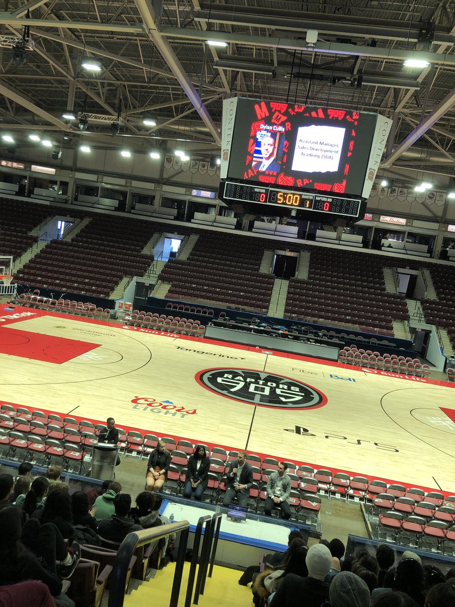 MSS_H_W's tweet photo. Nothing like a night out for a career forum with #MLSE and game supporting @Raptors905 @MississaugaSS @pradeep_rajah https://t.co/IBM6O0GHlj