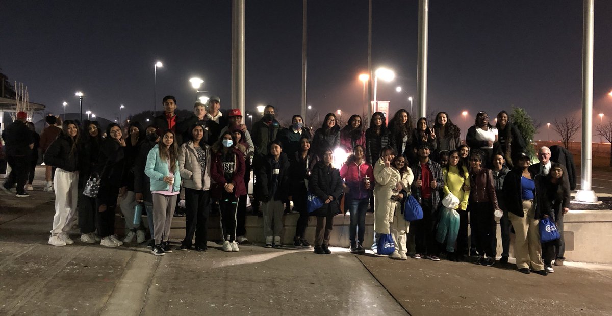 MSS_H_W's tweet photo. Nothing like a night out for a career forum with #MLSE and game supporting @Raptors905 @MississaugaSS @pradeep_rajah https://t.co/IBM6O0GHlj